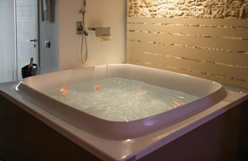 Palo del Colle Bed & Breakfast | Suite 123 Luxury B&B Con Jacuzzi