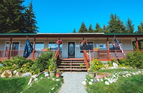 Haines Condo | Suite 2 Lynn View Lodge