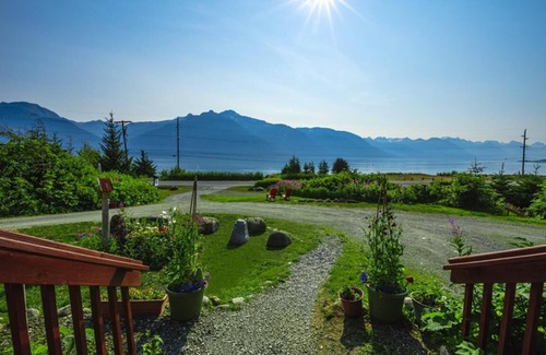 Haines Condo | Suite 2 Lynn View Lodge