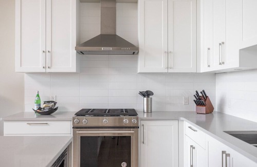 Regional District of Nanaimo Apartment | Suite #204 · Suite 204: Contemporary Oceanfront Accommodation