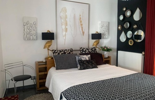 Guingamp House | Suite 27, a spacious and charming guest apartment
