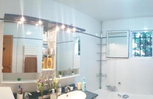 Corbeil-Essonnes House | Suite 2Chambres salle de bain privés toilettes Terrasse Parking 30 min de Paris