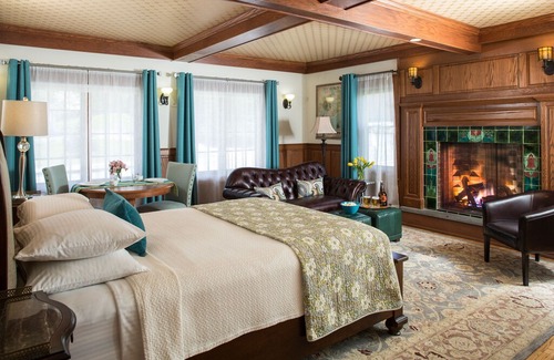 Tannersville Apartment | Suite 4 @ Curran's, A Contemporary Apartment in Tannersville