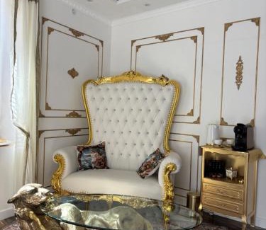 Cadereau Apartment | Suite Aphrodite Spa Hammam ,Balnéo ,Nîmes Centre