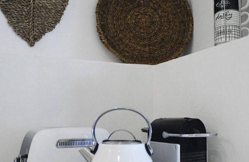 Menton Apartment | Suite-appartement de Charme au Bord de mer