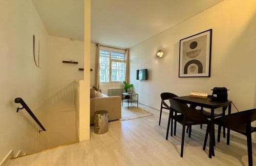 6th Arrondissement Apartment | Suite Azure - Check in h24 - Wifi