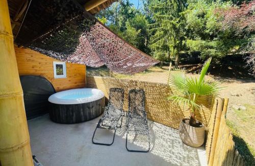 Saint-Jean-du-Gard Bed & Breakfast | Suite Bambou Bien-être à Bali - Le soleil des Cévennes
