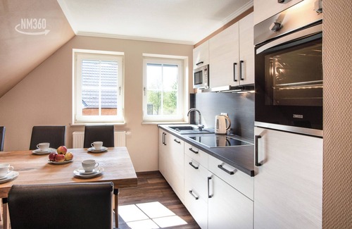 Monchgut-Granitz Apartment | Suite Bragi Odins Blick WE 15, directly on the private beach with sauna and garden