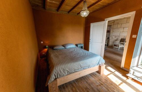 Bourg-sur-Gironde Bed & Breakfast | Suite campagnarde près Bordeaux, vue sur les vignes au Château Camponac