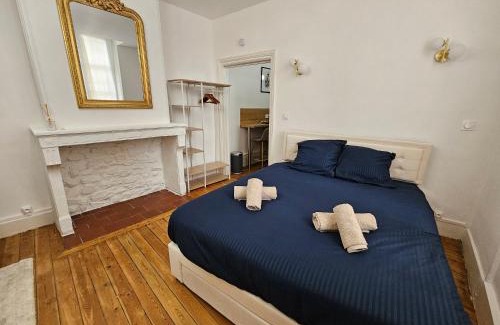 Vienne Apartment | Suite chic, contemporaine au pied de la Cathédrale