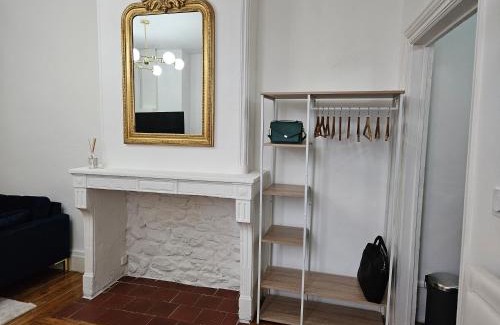 Vienne Apartment | Suite chic, contemporaine au pied de la Cathédrale
