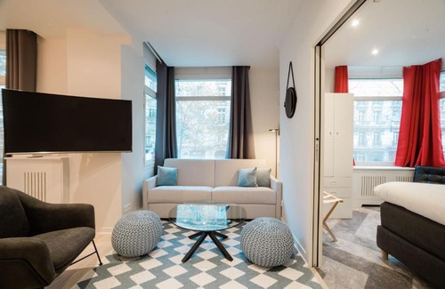 Saint-Thomas-d'Aquin Apartment | SUITE COCTEAU : au cœur de la Rive Gauche, neuf, design, 2/4/6 personnes