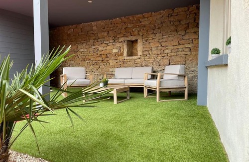 Vinzelles Apartment | Suite cosy au cœur de Vinzelles proche Mâcon Tout équipé avec salon d'extérieur