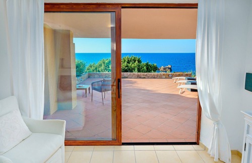 Costa Paradiso Villa | Suite Cristallo with sea view