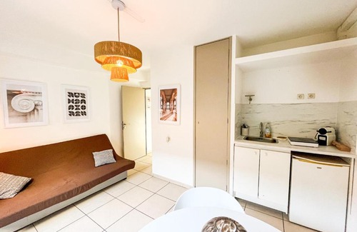 Republique - Tolstoi Apartment | Suite Cumba