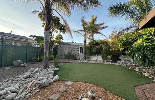 Parow North Apartment | Suite Dreams Gorgeous Garden Holiday Home