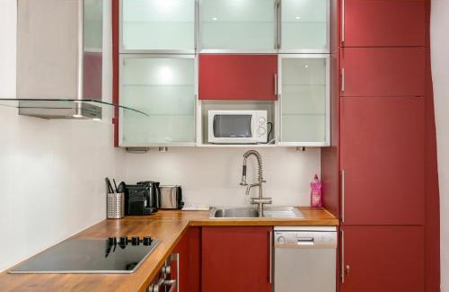 Arsenal Apartment | Suite Du Lion/AC Historic Flat, Marais, 4-5 Guests