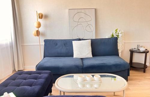 Saint-Etienne Apartment | Suite esprit love lit rond Bergson Stade Zénith