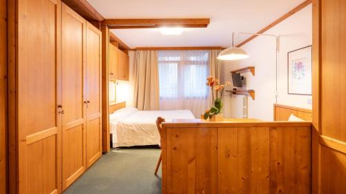 Cortina d'Ampezzo Apartment | Suite Hotel Cristallino - Natale