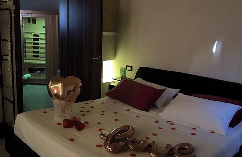Pulsano Bed & Breakfast | Suite Il Vico – Charming Spa Suite with Jacuzzi, Sauna and Quadruple Room