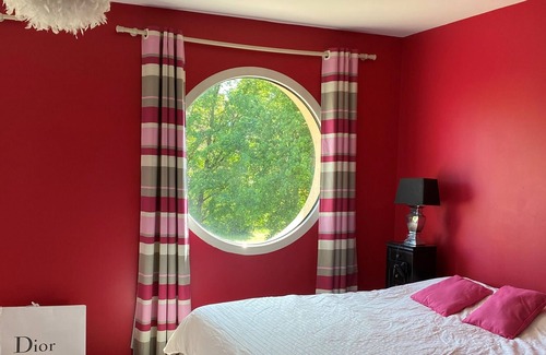 Sarge-les-le-Mans Villa | Suite in a quiet, wooded villa with private rooftop terrace
