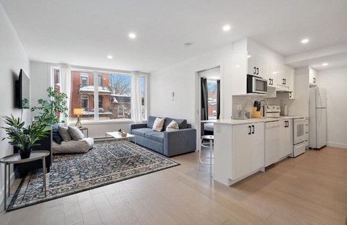 Plateau Mont Royal Apartment | Suite In The Heart Of Le Plateau - 201