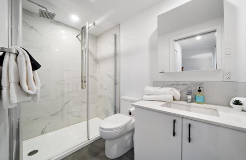 Plateau Mont Royal Apartment | Suite In The Heart Of Le Plateau - 201
