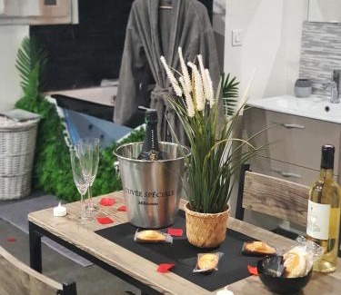 Le Pharo Apartment | Suite Jacuzzi Privatif Plage Des Catalans