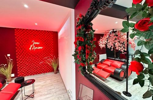 Saint-Die Apartment | Suite Jeux d’Amour Jacuzzi/Love Room