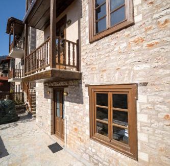 Karpenisi Apartment | Suite Korfes-Κορφές Αυτόνομη Σουίτα με Τζάκι στην Βίλα Κορφές