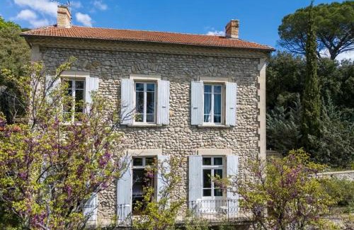 Nyons Bed & Breakfast | Suite La Duchesse - SPA-JACUZZI - MASSAGE- SAUNA - 4 SAISONS - Piscine chauffée Toute l'année - 800m centre ville