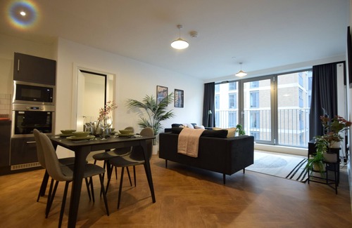Manchester City Centre Apartment | Suite Life 3: 2-Bed, 2-Bath in New Cross