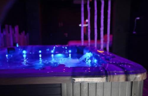 Montignies-sur-Sambre Hotel | Suite love Jacuzzi