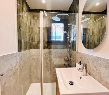 Cagnes-sur-Mer Apartment | Suite Menton - Coliving, Parking & Breakfast