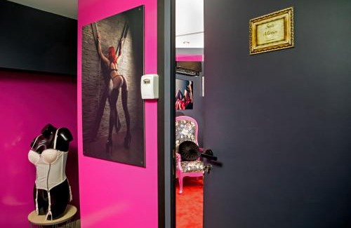 Fontaine Lestang Apartment | SUITE MIROIRS Love Hotel Toulouse