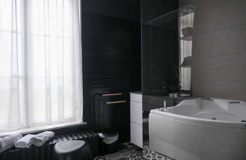 Centre Ville Bed & Breakfast | Suite Perret" bed and breakfast (2 rooms) Breakfast included