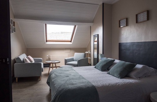 Centre Ville Bed & Breakfast | Suite Perret" bed and breakfast (2 rooms) Breakfast included