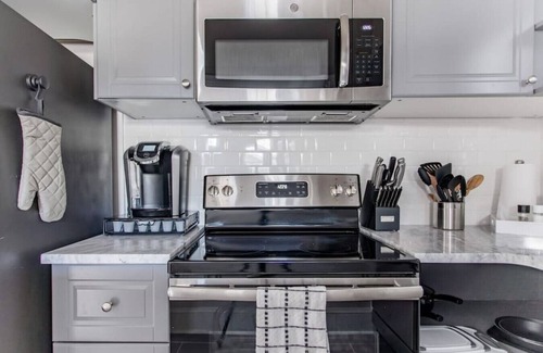Radcliffeborough Apartment | Suite Retreat on Coming Street ~ Walk Everywhere!