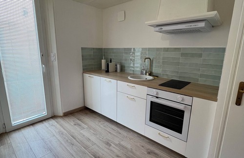 La Londe-les-Maures Apartment | Suite Romantique Bohème Chic Avec Bain à Remous