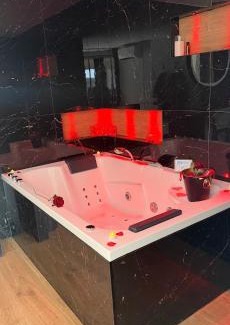Bastide Giraud Apartment | Suite romantique SPICY LOVE - proche Nice et Cannes - Jacuzzi privatif - French Riviera - luxe