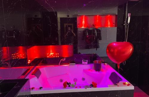 Bastide Giraud Apartment | Suite romantique SPICY LOVE - proche Nice et Cannes - Jacuzzi privatif - French Riviera - luxe