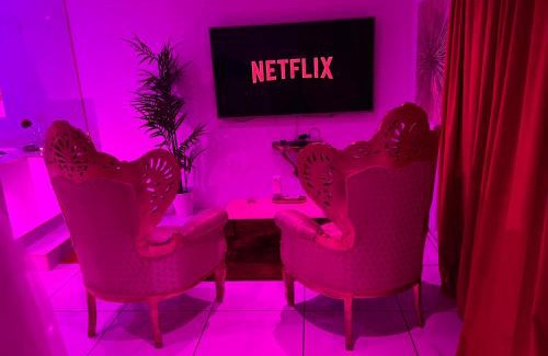 Gares Apartment | Suite romantique avec jaccuzy à la gare de Montpellier