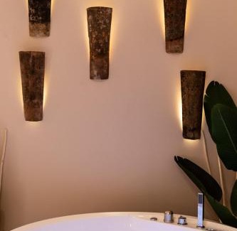 Neudorf Est Apartment | Suite romantique Ibiza, Jacuzzi, Spa