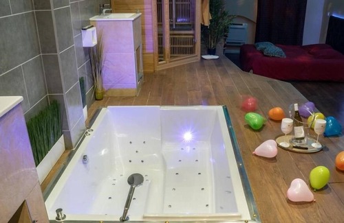 Centre Sud Apartment | Suite Room de Luxe with spa by Jordan's collection