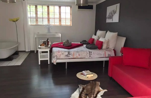 Drakenstein Bed & Breakfast | Suite Ruby