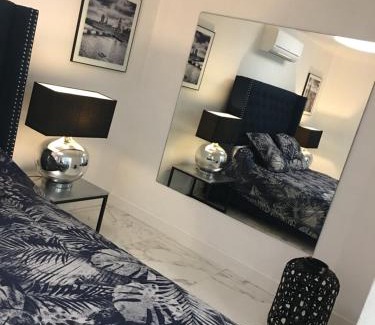 Brue-Auriac Bed & Breakfast | Suite Saint Esteve avec balneo au cœur d'un hameau