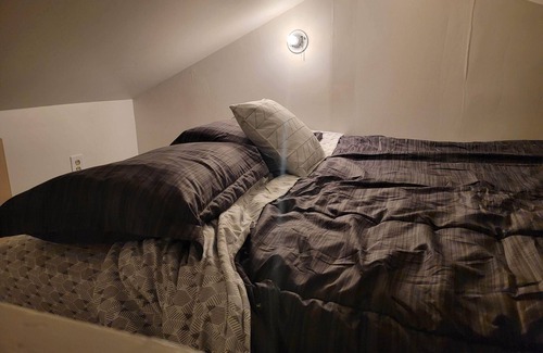 Shoreline House | Suite Sounds of Seattle, close to parks, shopping, and restaurants