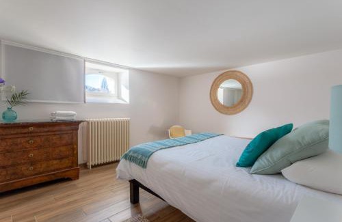 Ver-sur-Mer Bed & Breakfast | SUITE Souplex Château Côte de Nacre