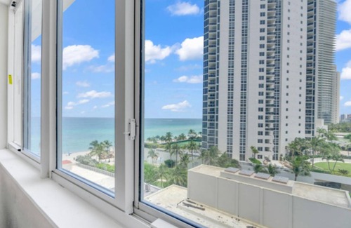 Sunny Isles Beach Apartment | Suite/Studio on the Beach in Sunny Isles