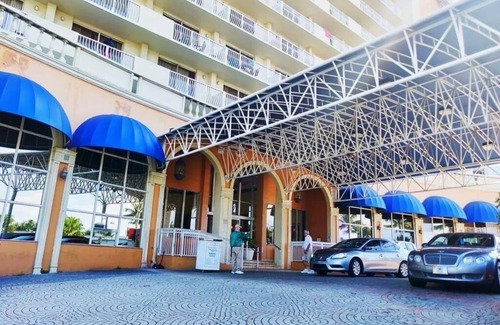 Sunny Isles Beach Apartment | Suite/Studio on the Beach in Sunny Isles